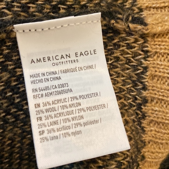 American Eagle Wool Blend Animal Print Cropped Sweater - Picture 6 of 6